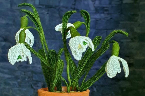 Snow Drops Crochet Pattern, Realistic: A Versatile and Detailed Guide for Home Decor and Gifting